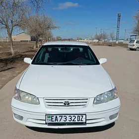 Toyota Camry 2000