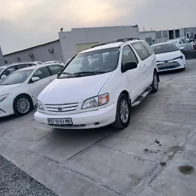 Toyota Sienna 2000