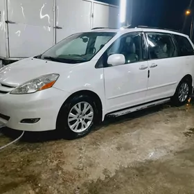 Toyota Sienna 2010