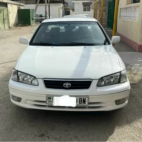 Toyota Camry 2000