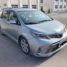 Toyota Sienna 2017