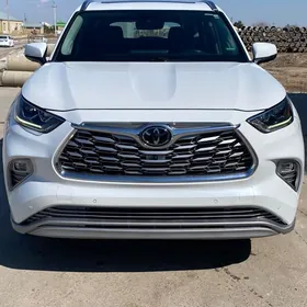 Toyota Highlander 2021