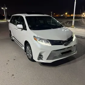 Toyota Sienna 2017