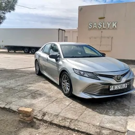 Toyota Camry 2018