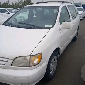 Toyota Sienna 2002