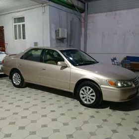 Toyota Camry 2000