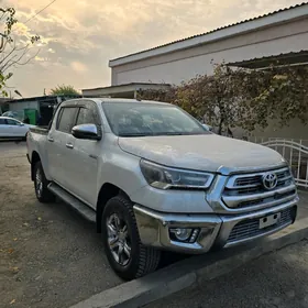 Toyota Hilux 2024