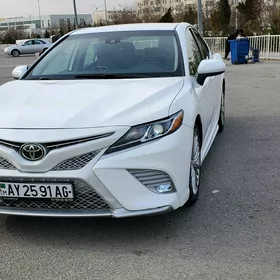 Toyota Camry 2018