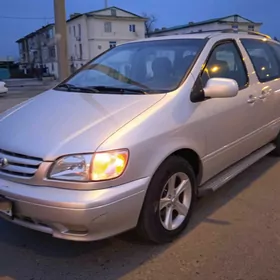 Toyota Sienna 2000