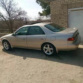 Toyota Camry 2001