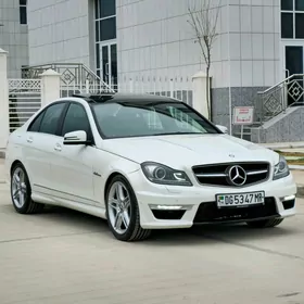 Mercedes-Benz C300 2009