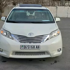 Toyota Sienna 2016