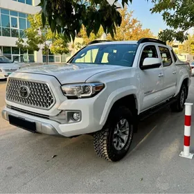 Toyota Tacoma 2018