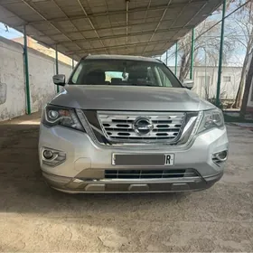 Nissan Pathfinder 2018