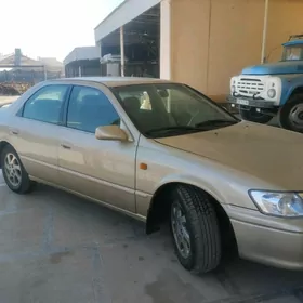 Toyota Camry 1999