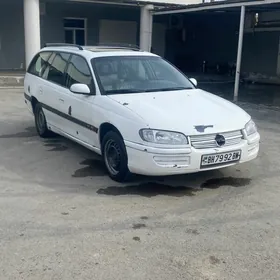 Opel Omega 2000