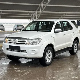 Toyota Fortuner 2010