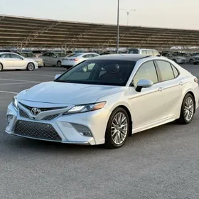 Toyota Camry 2018