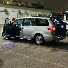 Toyota Sienna 2016