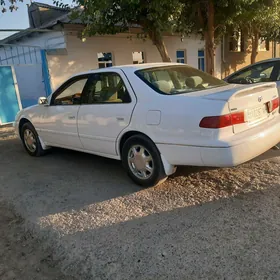 Toyota Camry 2000