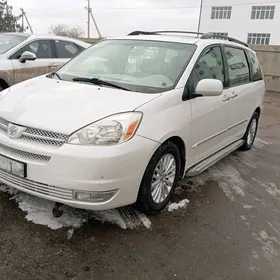 Toyota Sienna 2004