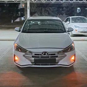 Hyundai Elantra 2020