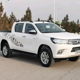 Toyota Hilux 2024