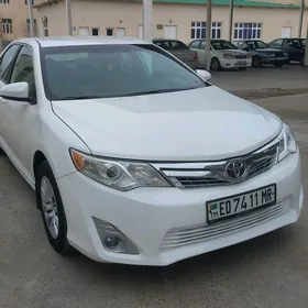 Toyota Camry 2014