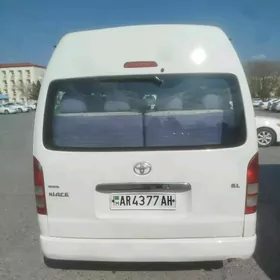 Toyota Hiace 2010