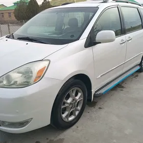 Toyota Sienna 2004