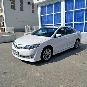 Toyota Camry 2012