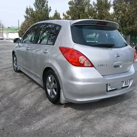 Nissan Versa 2010