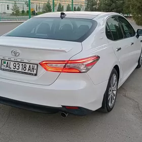 Toyota Camry 2018