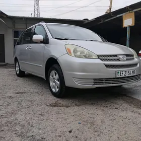 Toyota Sienna 2004