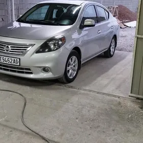 Nissan Versa 2012