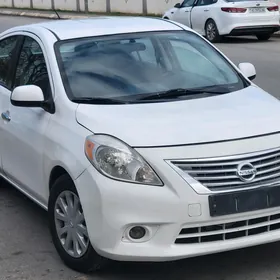 Nissan Versa 2012