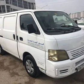 Nissan Urvan 2005