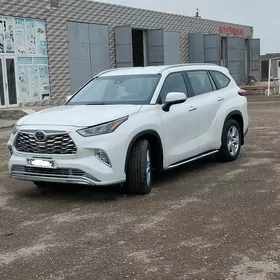 Toyota Highlander 2020