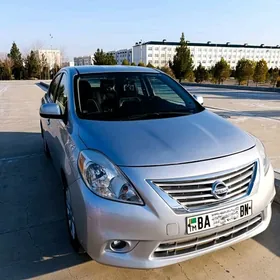 Nissan Versa 2012