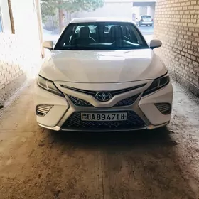 Toyota Camry 2018