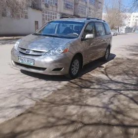 Toyota Sienna 2008