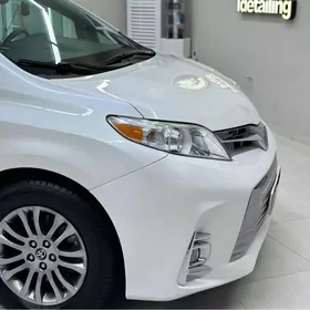 Toyota Sienna 2020