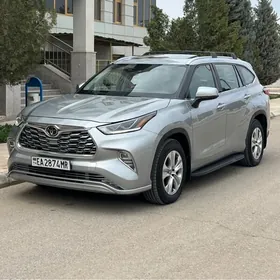 Toyota Highlander 2021