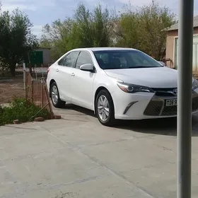 Toyota Camry 2015