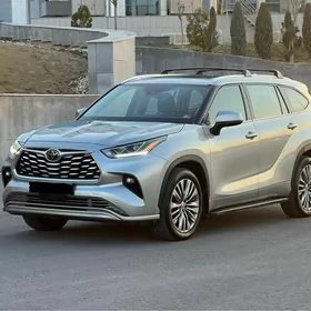 Toyota Highlander 2021