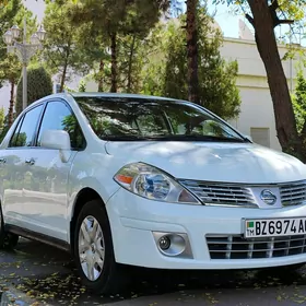 Nissan Versa 2010