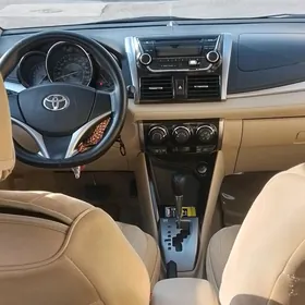 Toyota Yaris 2016