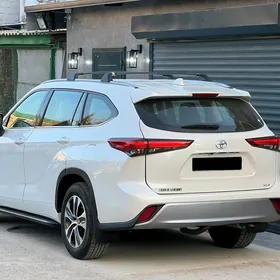 Toyota Highlander 2022