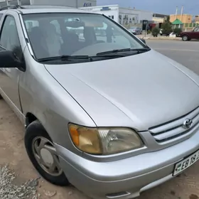 Toyota Sienna 2001