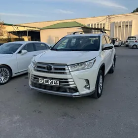 Toyota Highlander 2019